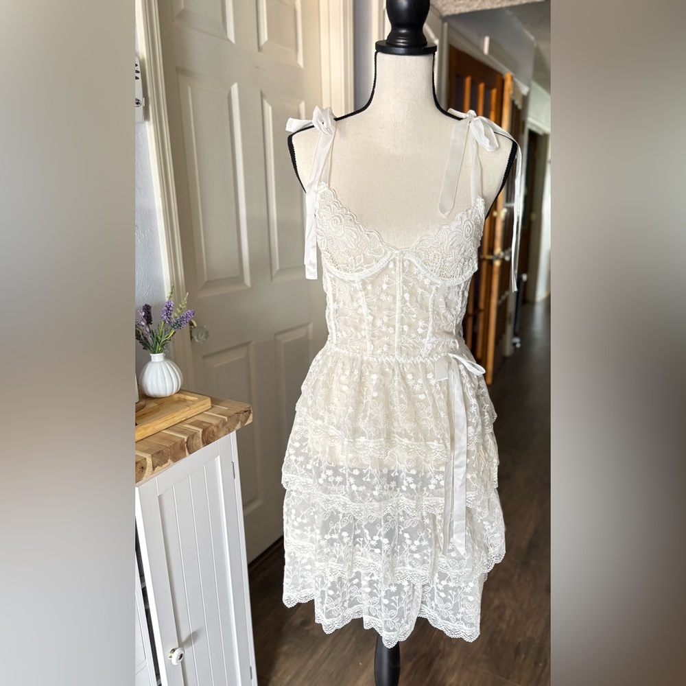 White Feminine Lacy Underwire bra/slip